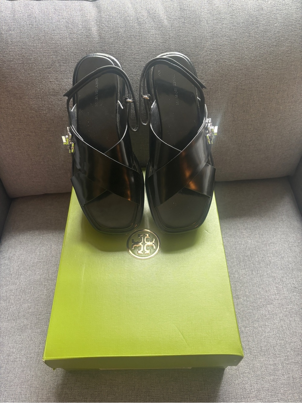 Tory Burch Black Patent Platform Slide Sandals with Tlock Logo Accent - Picture 4 of 6